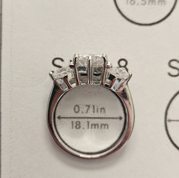 Elegant Silver Triple Stone Ring - Picture 3 of 10